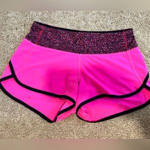Lululemon hot pink speed up shorts low rise 2.5 inseam SIZE 2